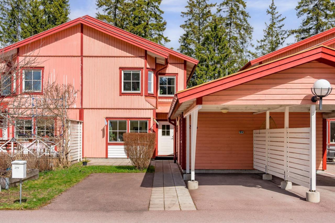 Uppsala Large Family Home Beside Forest Dış mekan fotoğraf
