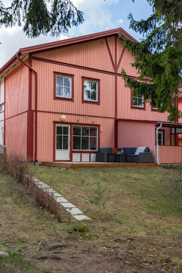 Uppsala Large Family Home Beside Forest Dış mekan fotoğraf